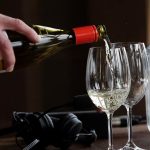 Impara a degustare il vino: il piacere di scoprirlo senza sentirsi fuori posto
